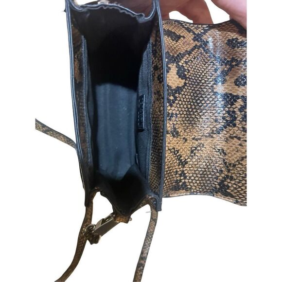 Urban Outfitters Snakeskin Crossbody - Picture 6 of 7